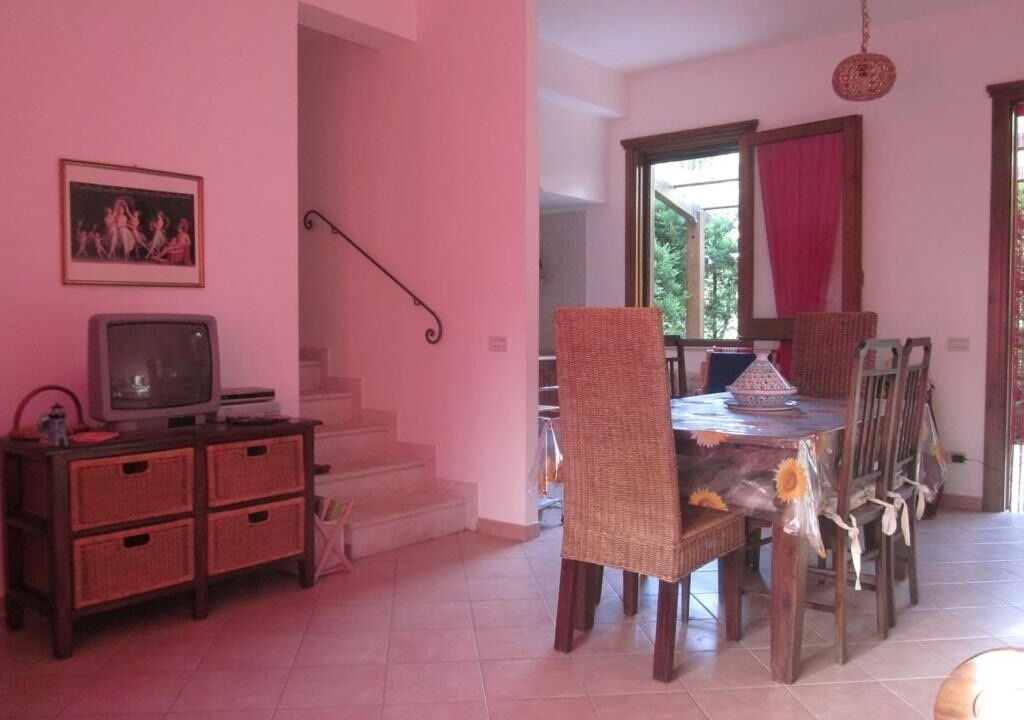 Photo of Others in Macari