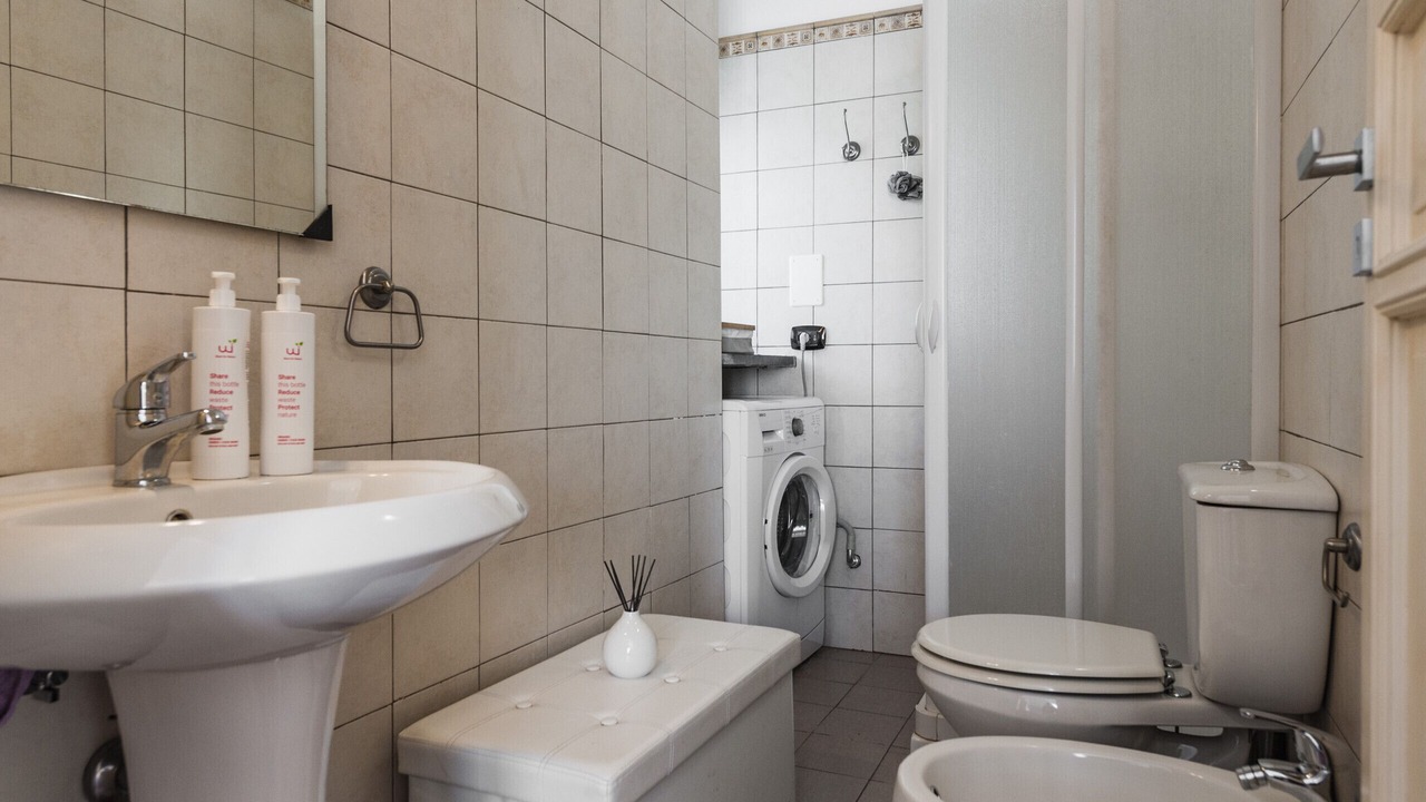 Photo of Bathroom in Picanello-Ognina-Barriera-Canalicchio