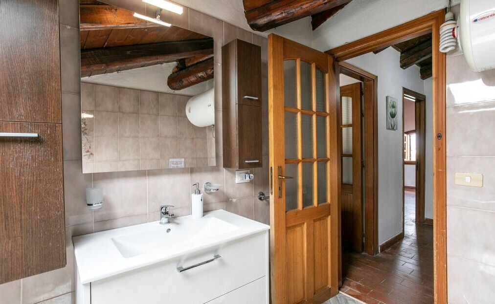 Photo of Bathroom in Fanusa