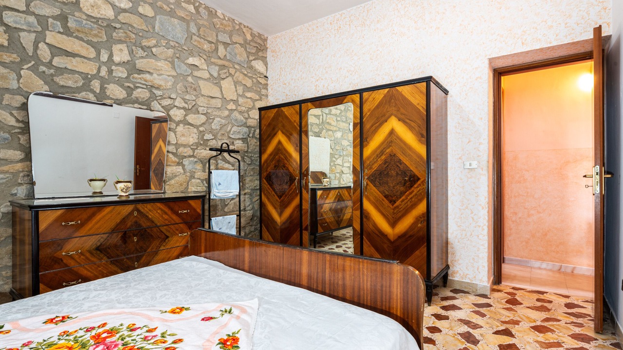 Photo of Bedroom in Gangi