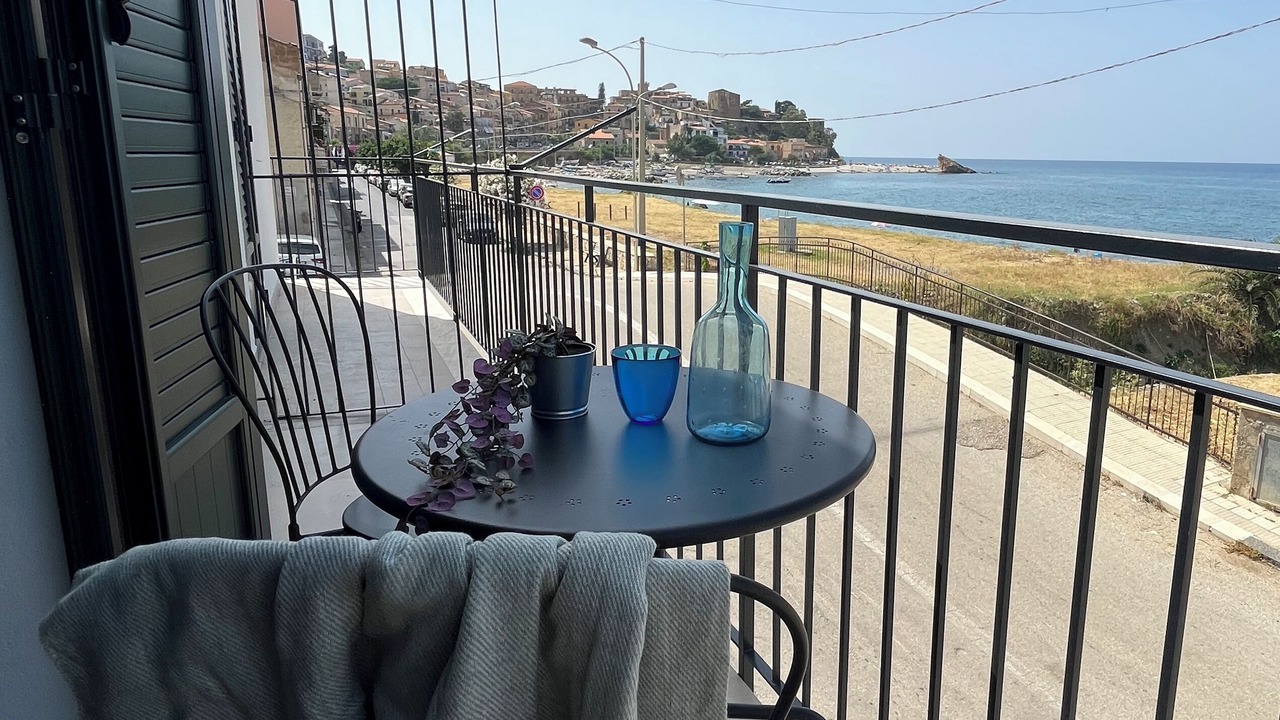 Photo of Patio Balcony in Castel Di Tusa