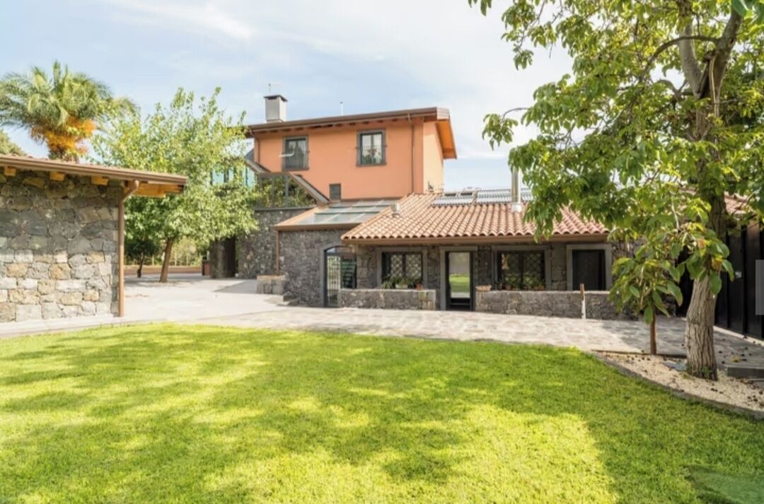 Photo of Outdoor in Aci Catena