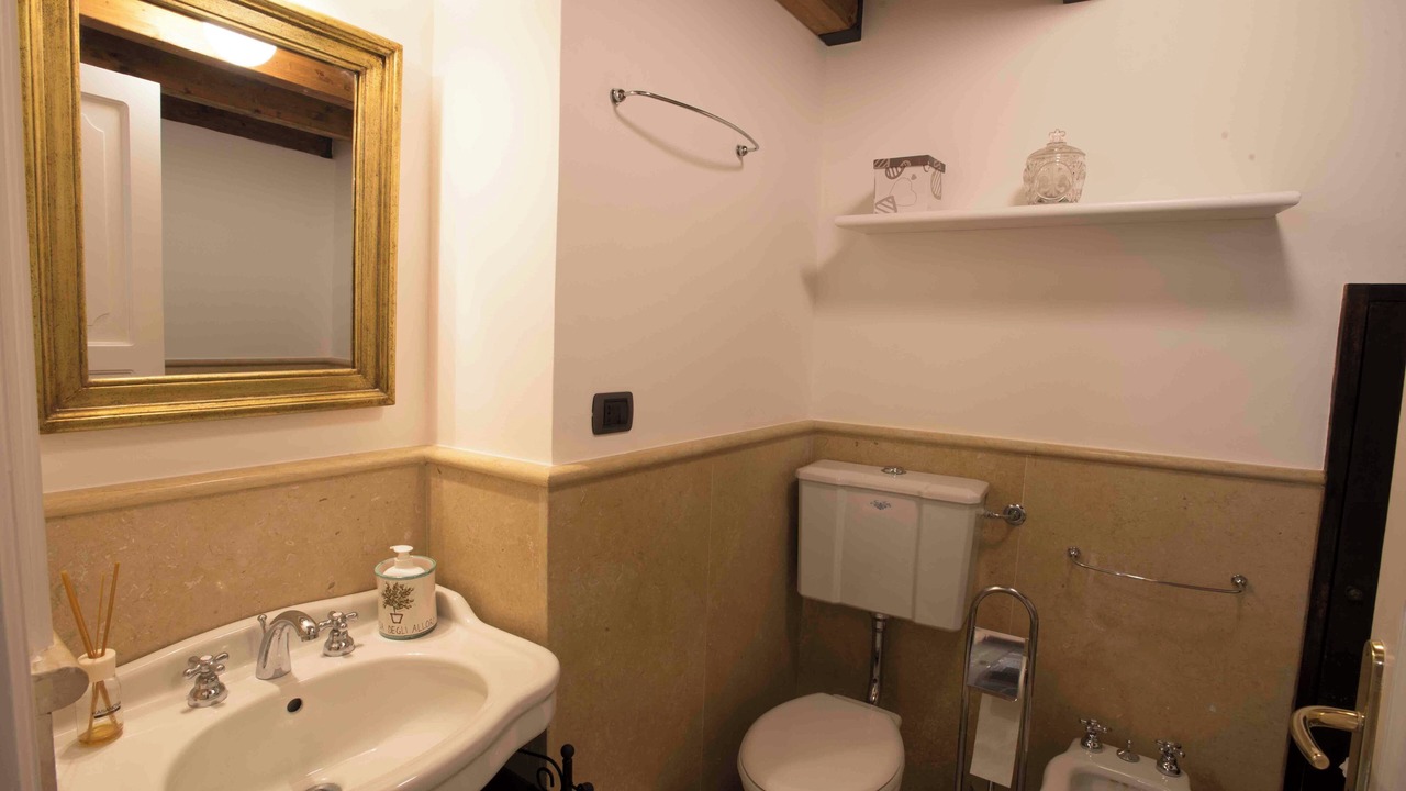 Photo of Bathroom in Kalsa