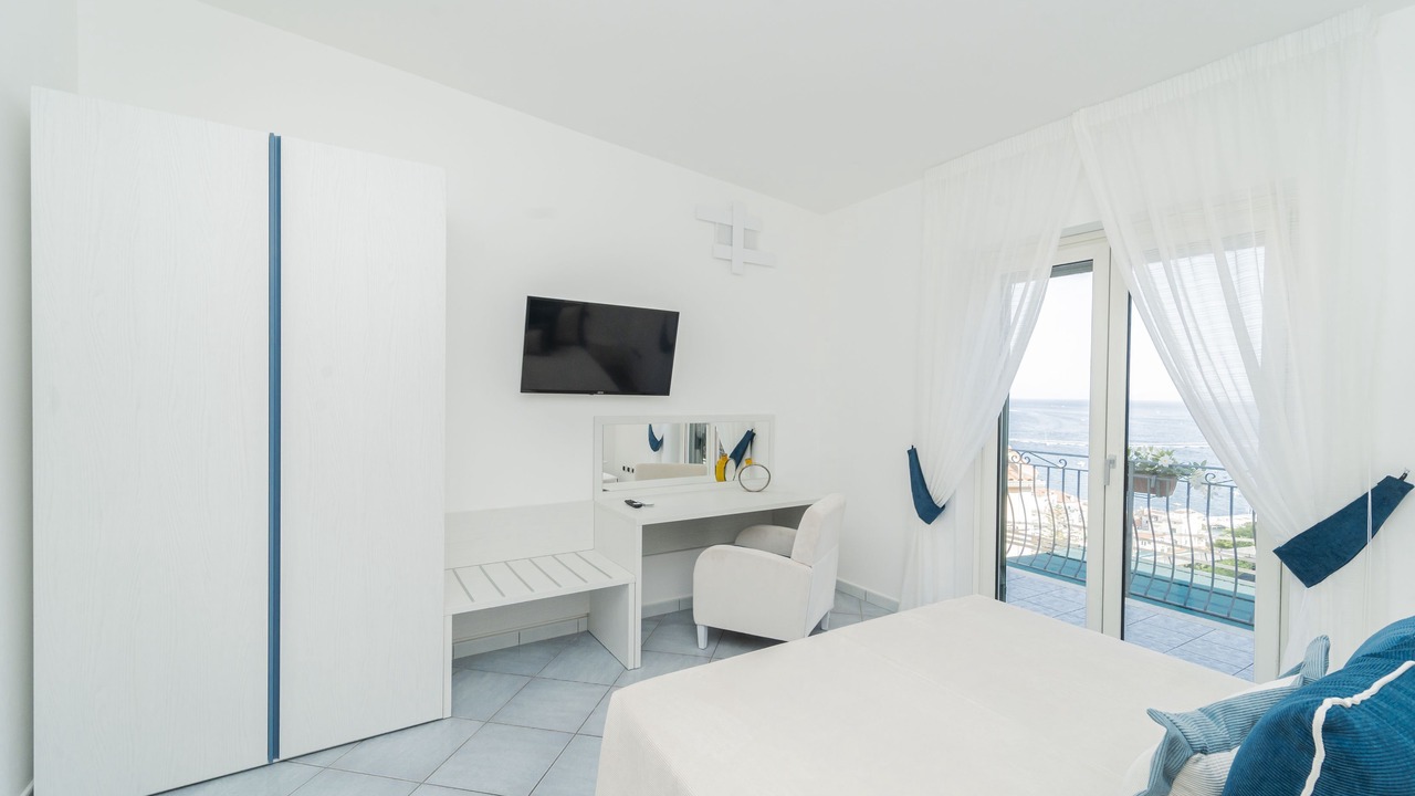 Photo of Bedroom in Minori
