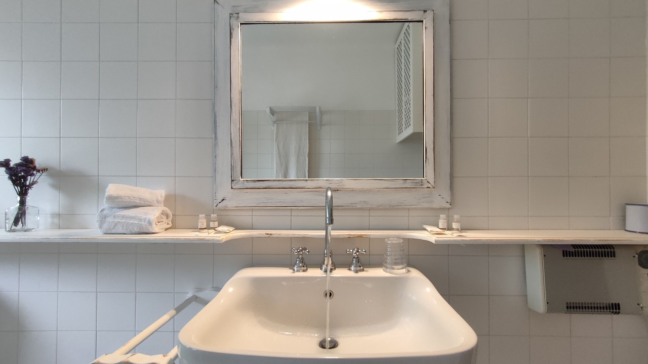 Photo of Bathroom in Palazzolo Acreide Historic Centre
