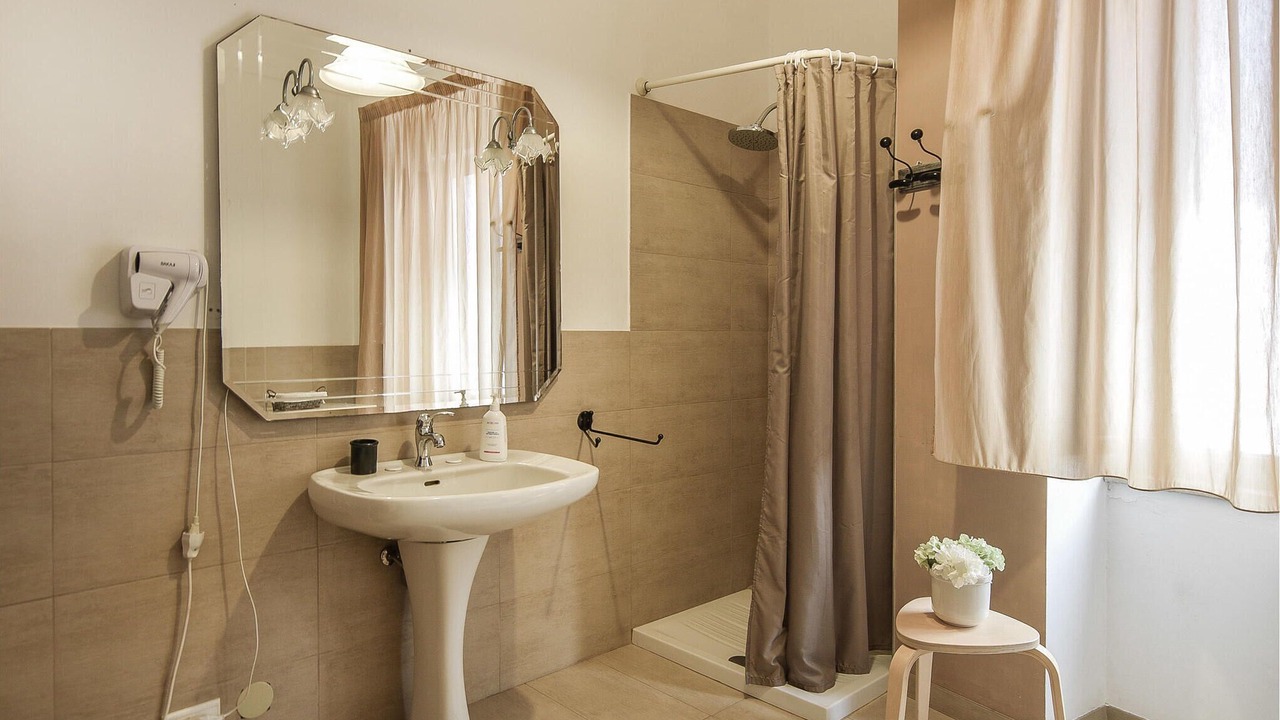 Photo of Bathroom in Palazzolo Acreide Historic Centre