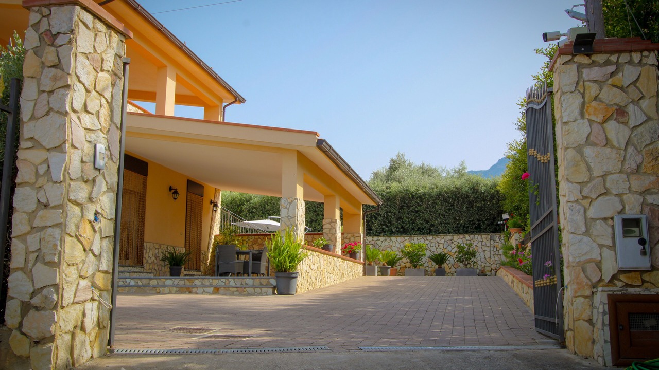 Photo of Patio Balcony in Salina