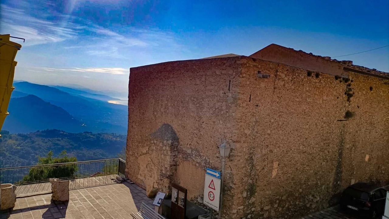 Photo of Patio Balcony in San Marco d'Alunzio