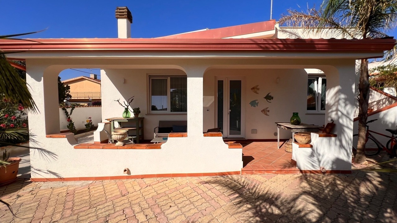 Photo of Patio Balcony in Reitani