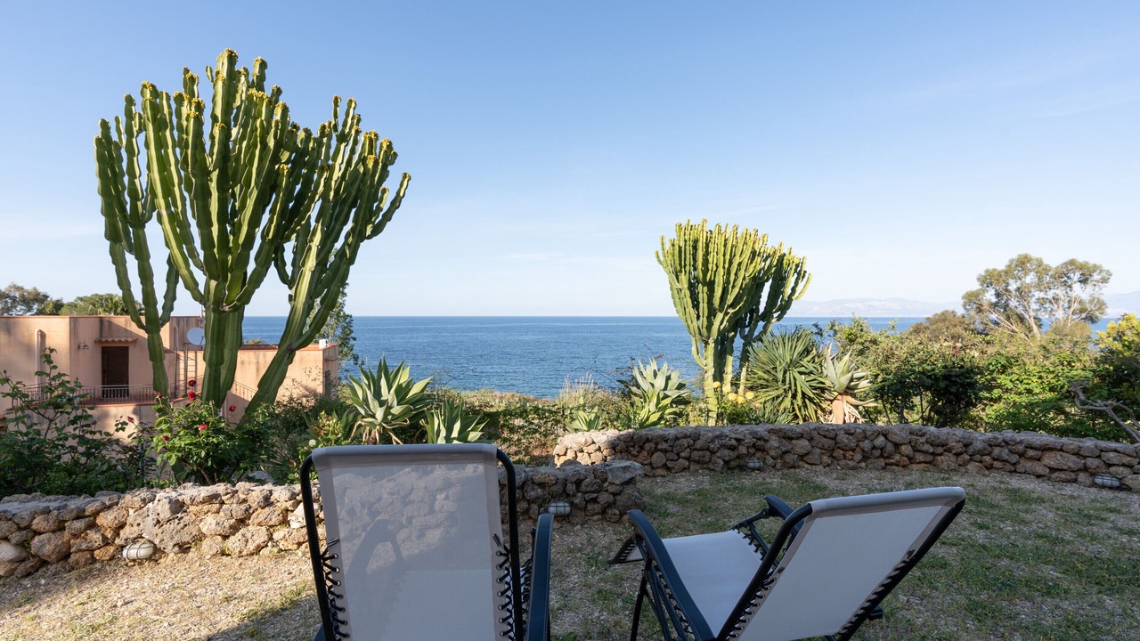 Photo of Patio Balcony in Scopello