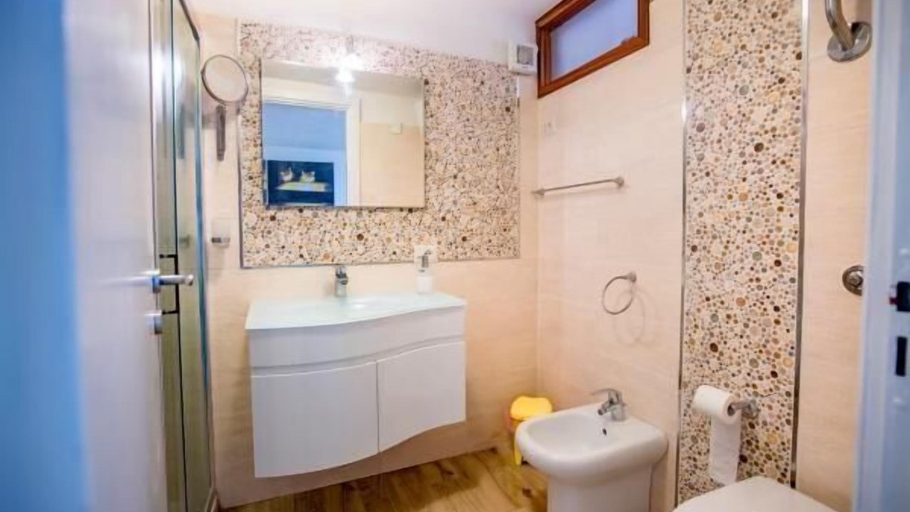 Photo of Bathroom in Pollina
