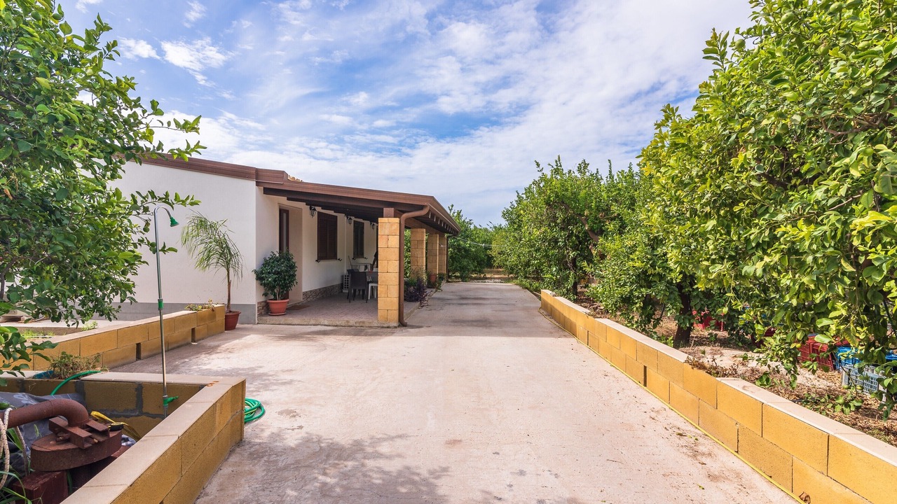 Photo of Outdoor in Avola