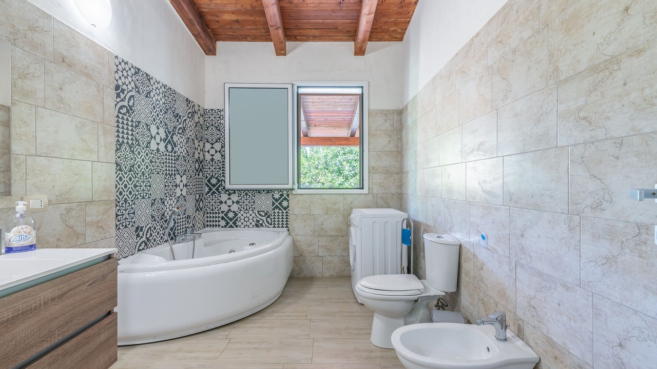 Photo of Bathroom in Avola