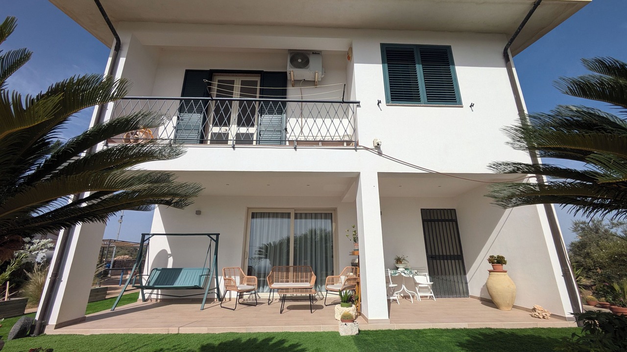 Photo of Outdoor in Solarino