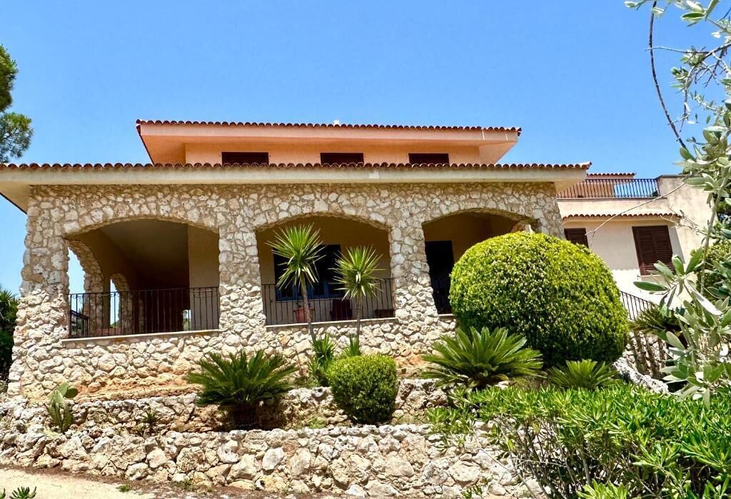 Photo of Outdoor in Avola