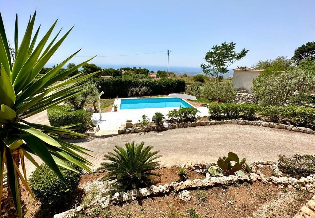 Photo of Outdoor in Avola