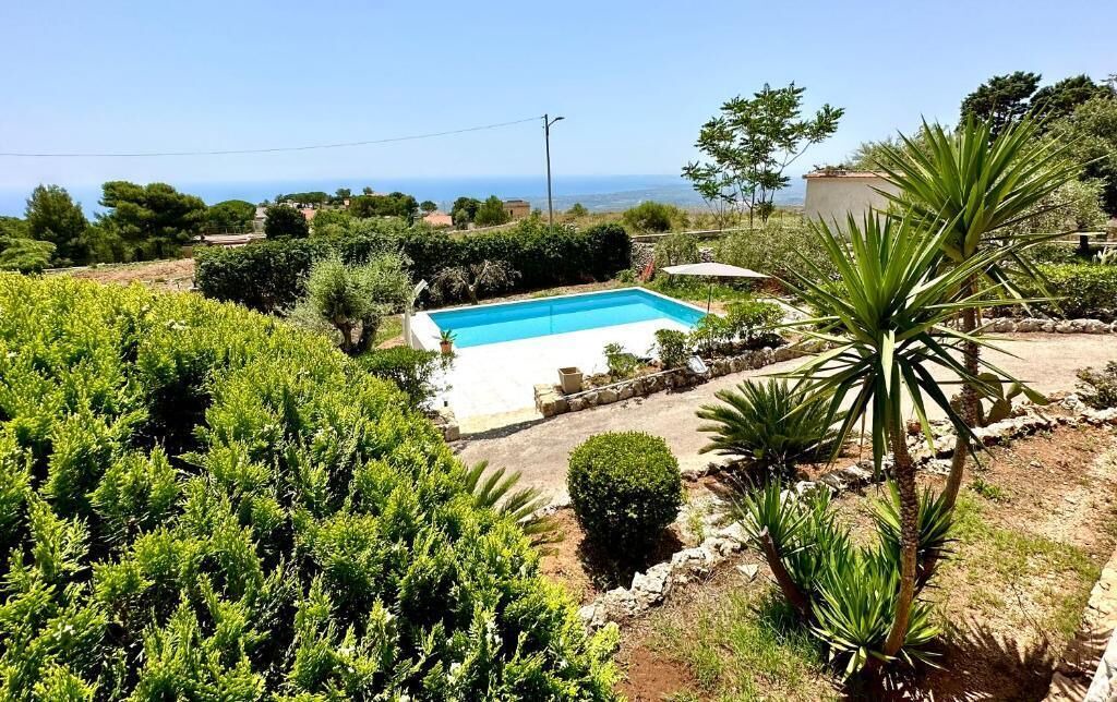 Photo of Outdoor in Avola