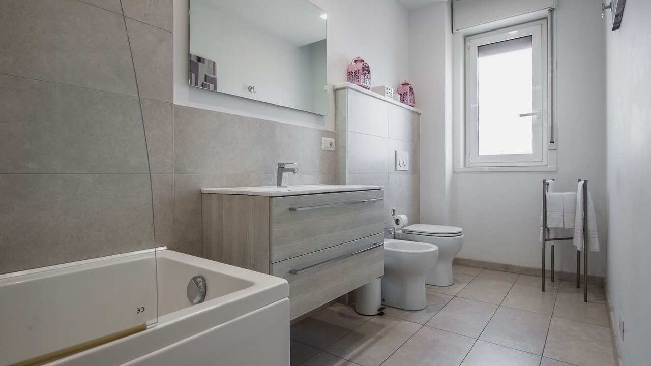 Photo of Bathroom in Picanello-Ognina-Barriera-Canalicchio