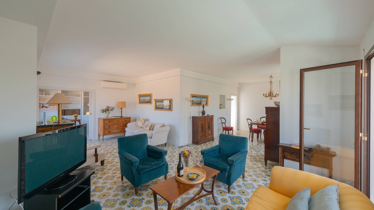 Photo of Livingroom in Ruggero Settimo