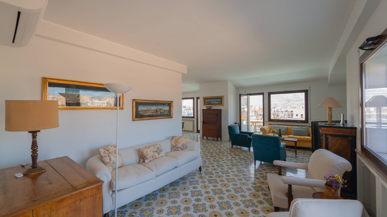 Photo of Livingroom in Ruggero Settimo