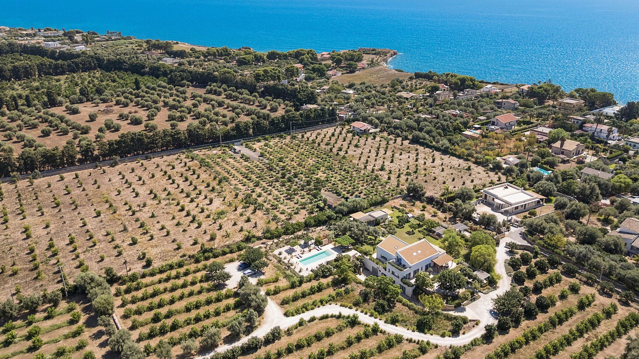 Photo of Outdoor in Avola