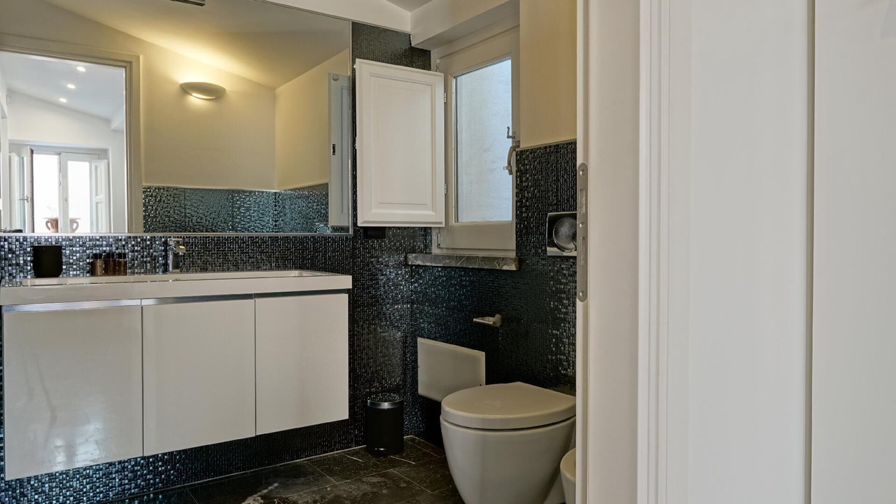Photo of Bathroom in Old Town