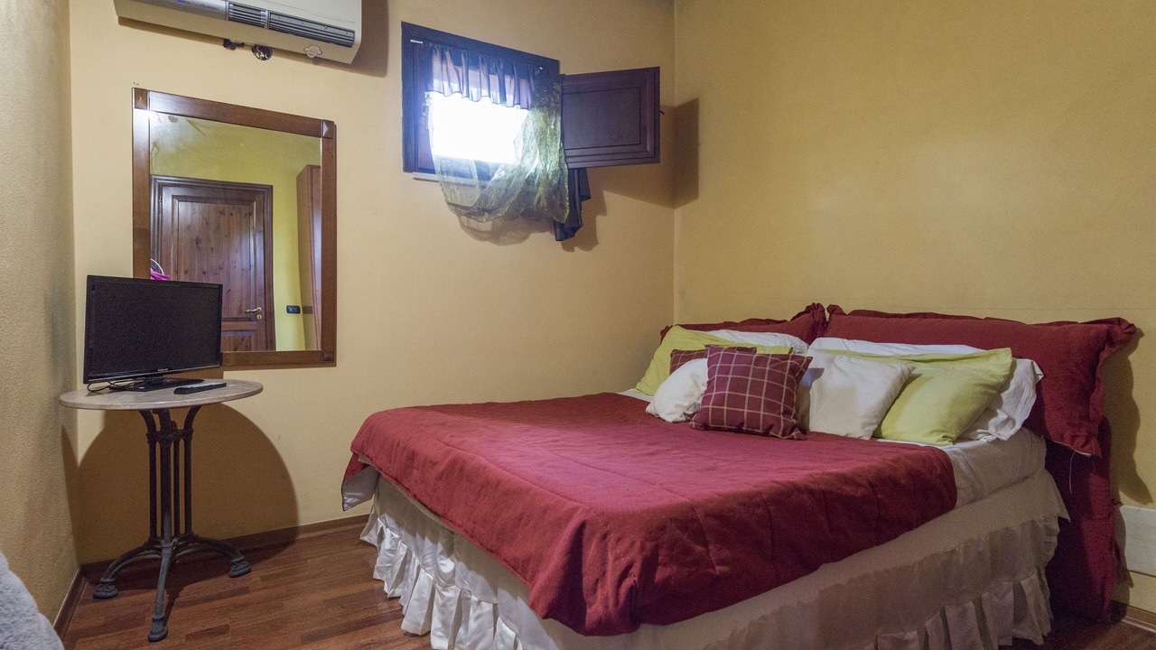 Photo of Bedroom in Maeggio