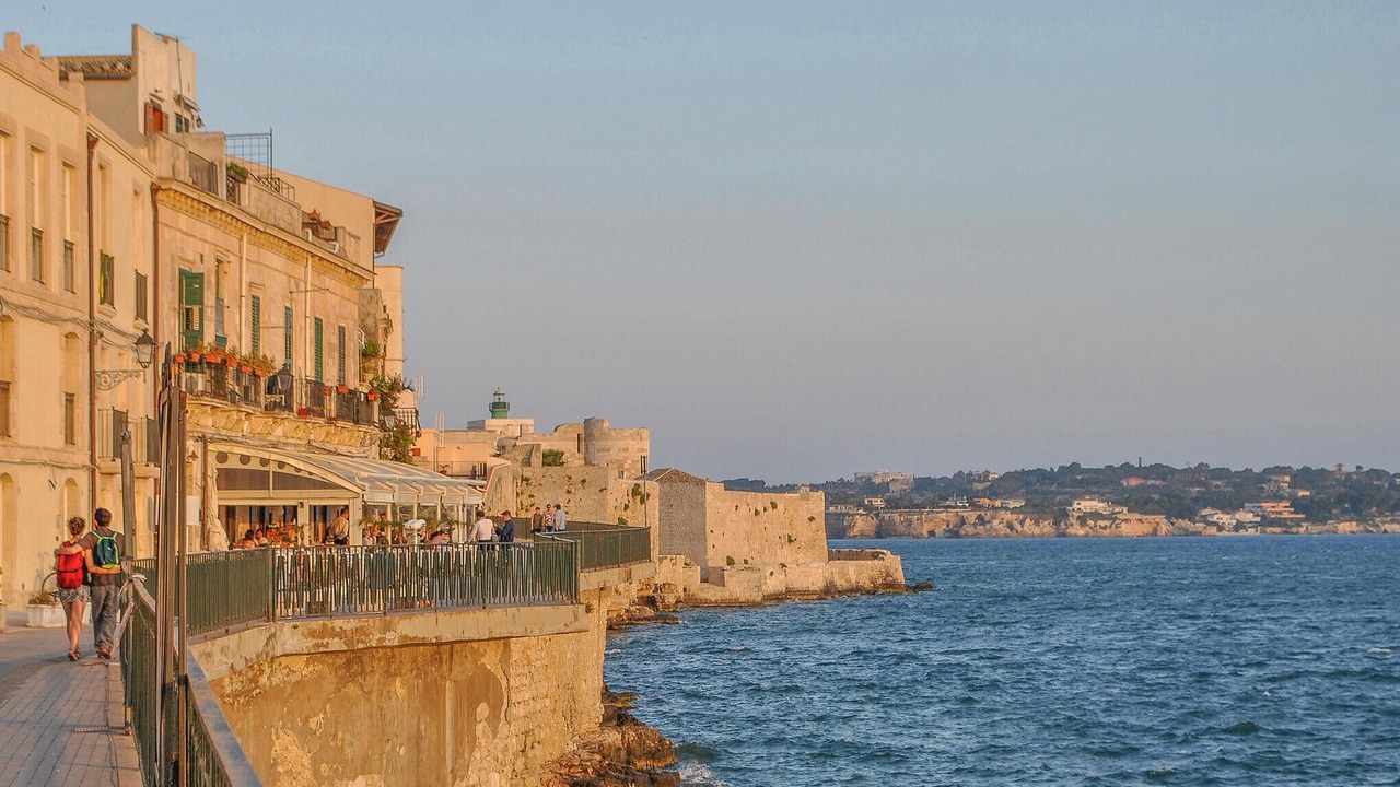 Photo of Others in Noto