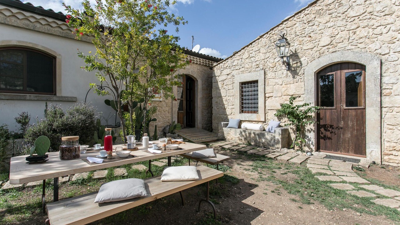 Photo of Others in Noto