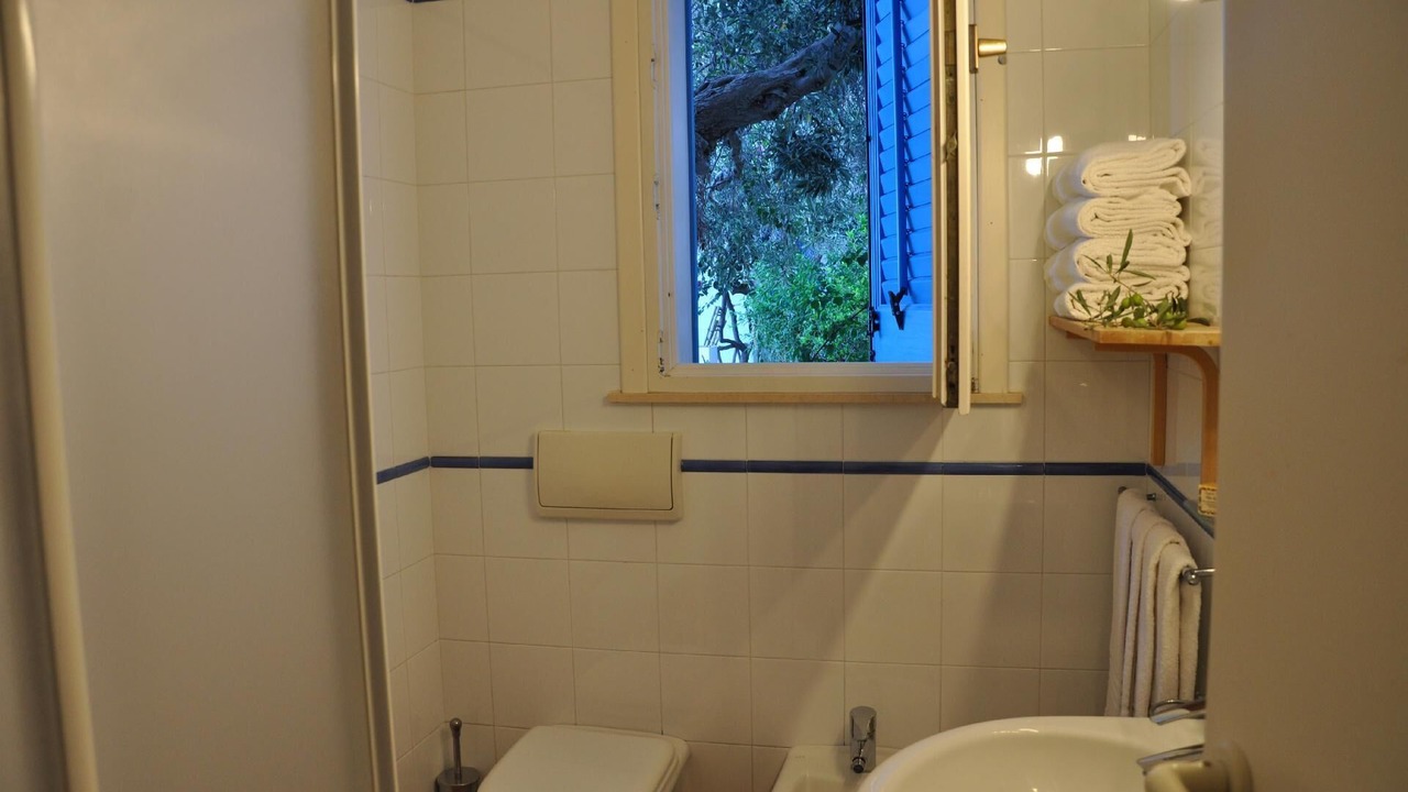 Photo of Bathroom in Marettimo