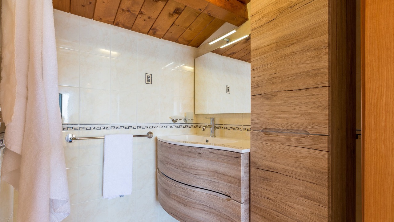 Photo of Bathroom in Caucana-finaiti-casuzze-finaiti Nord