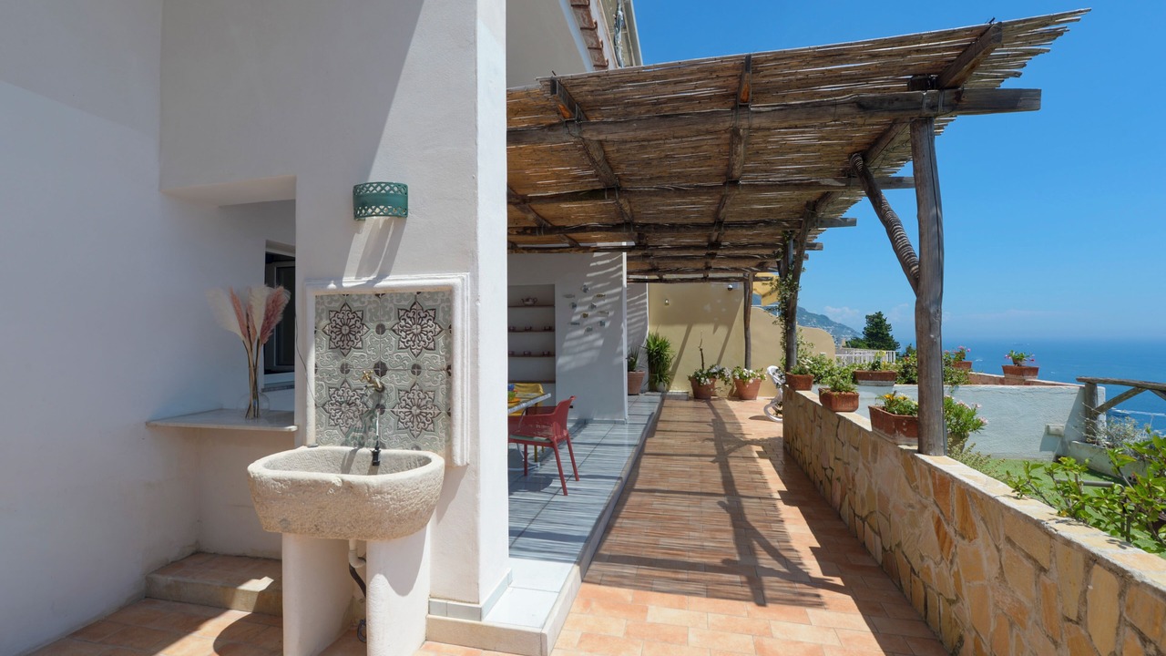 Photo of Patio Balcony in Montepertuso