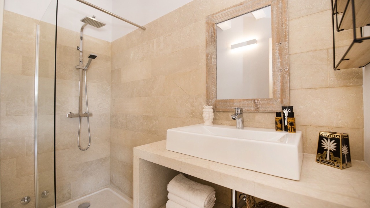 Photo of Bathroom in Avola