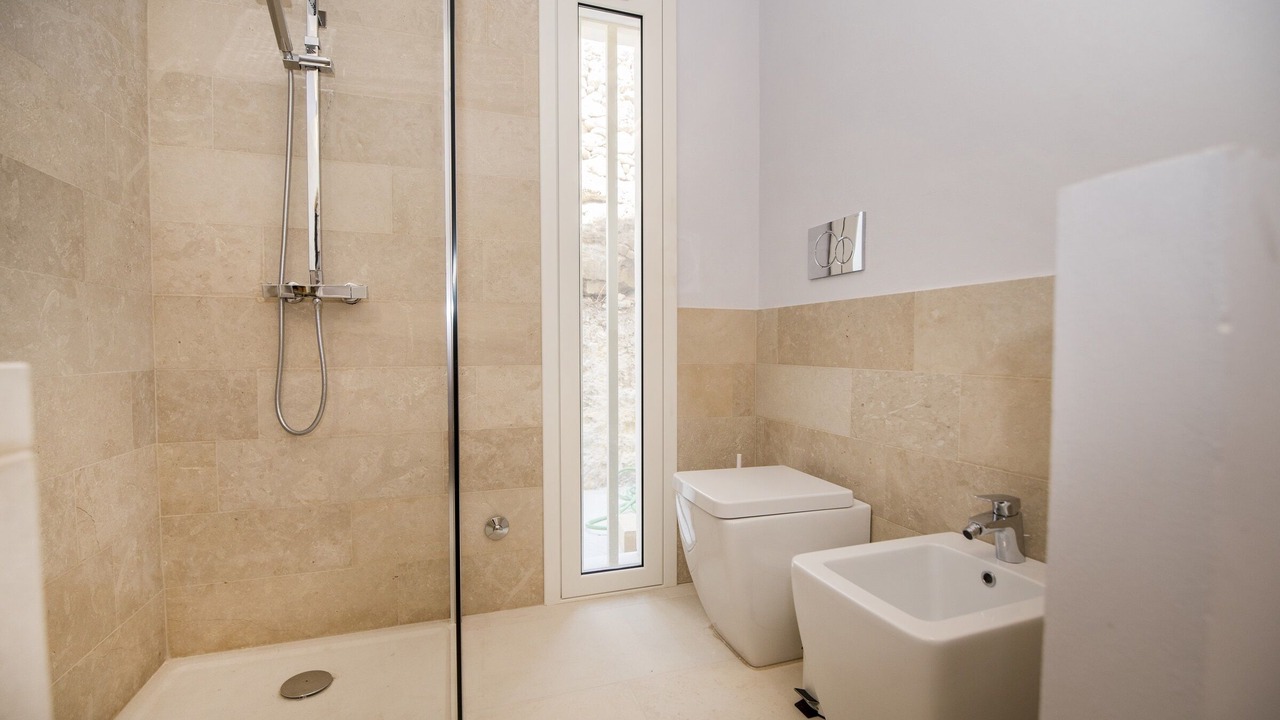 Photo of Bathroom in Avola