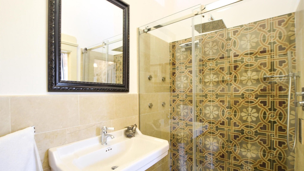 Photo of Bathroom in Palazzolo Acreide Historic Centre