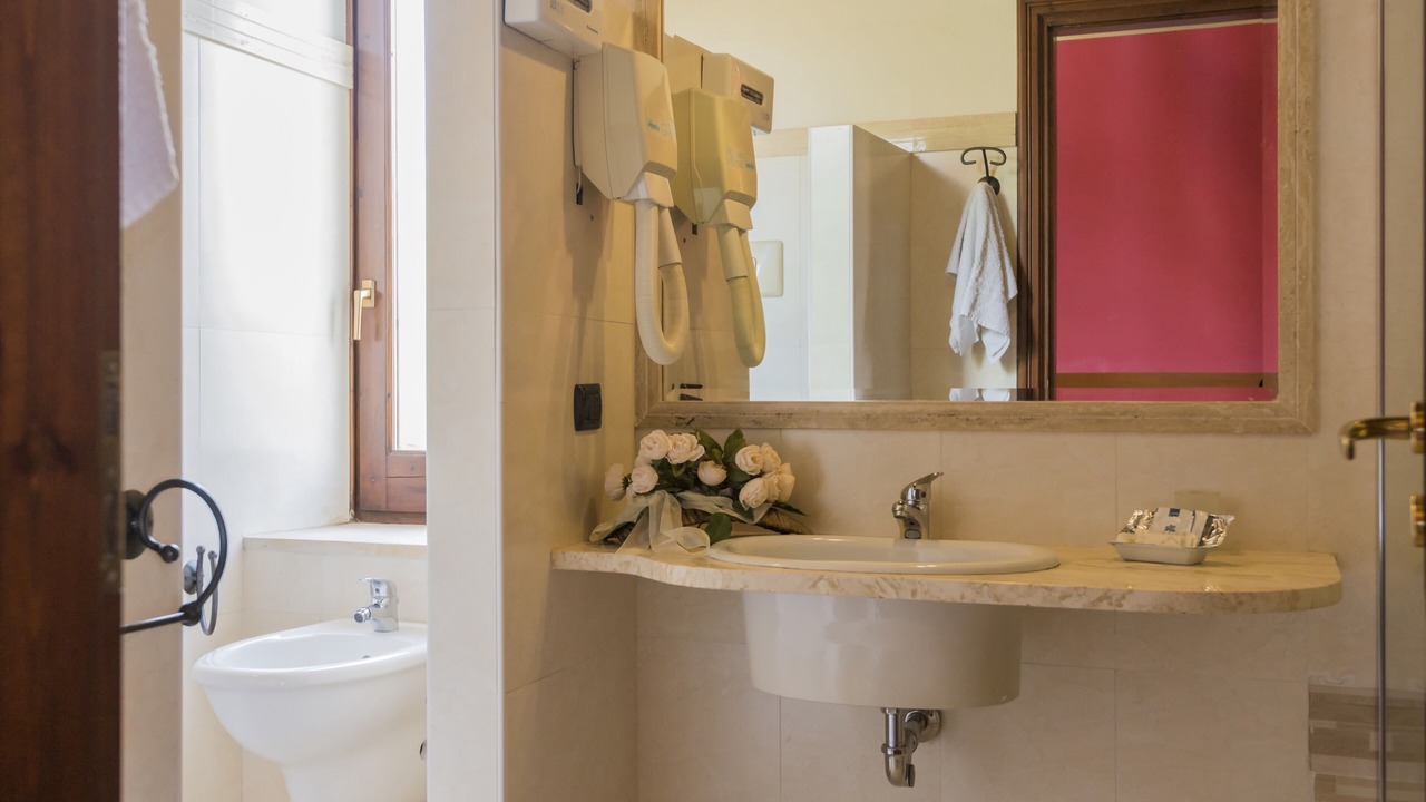 Photo of Bathroom in Maeggio