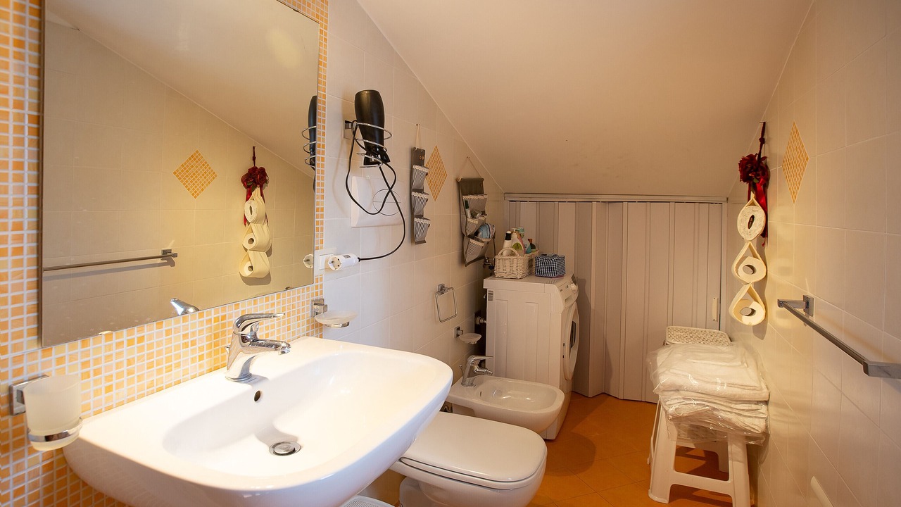 Photo of Bathroom in Brolo