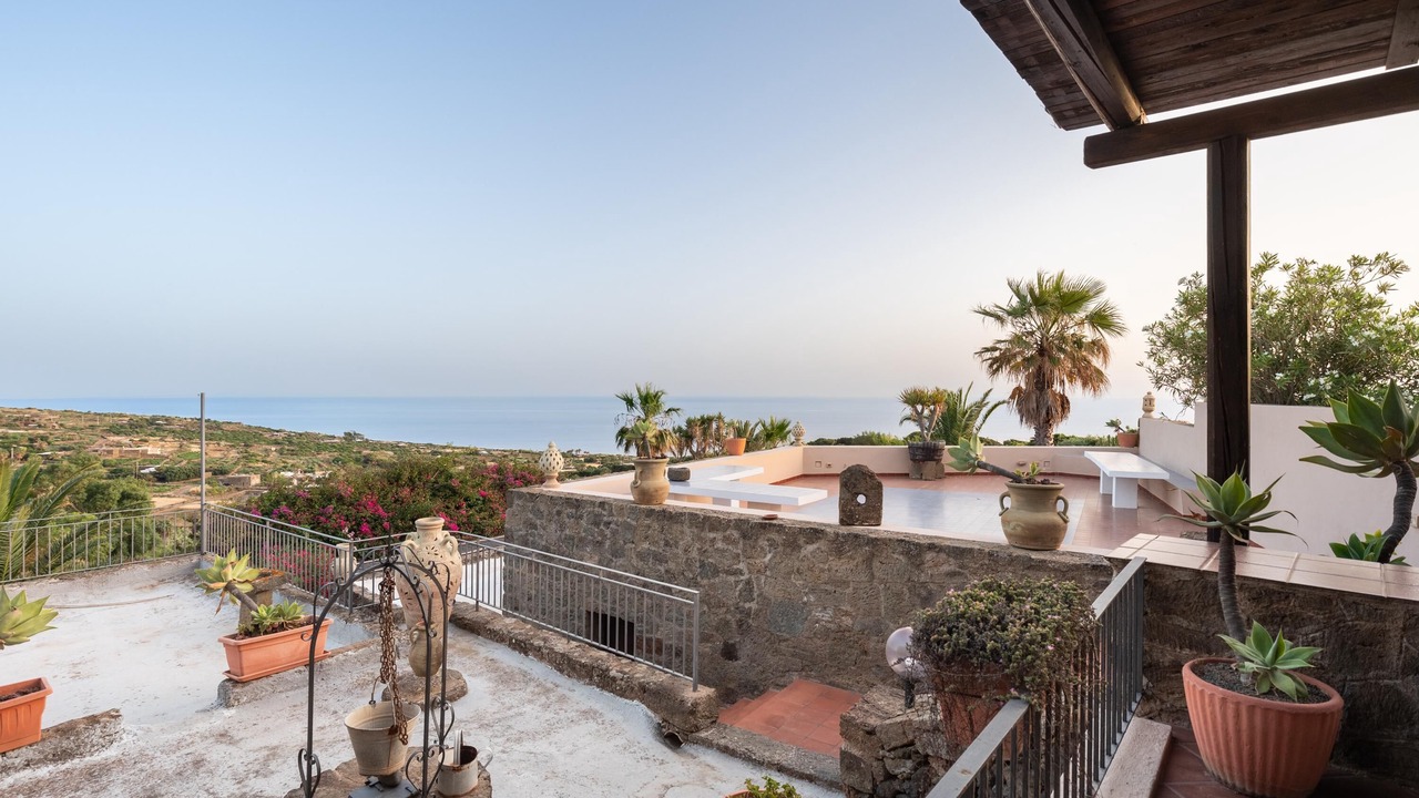 Photo of Patio Balcony in Pantelleria