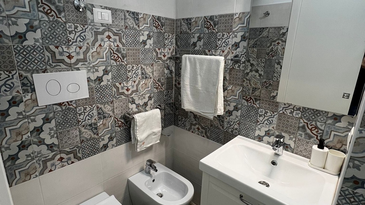 Photo of Bathroom in Vulcano Porto