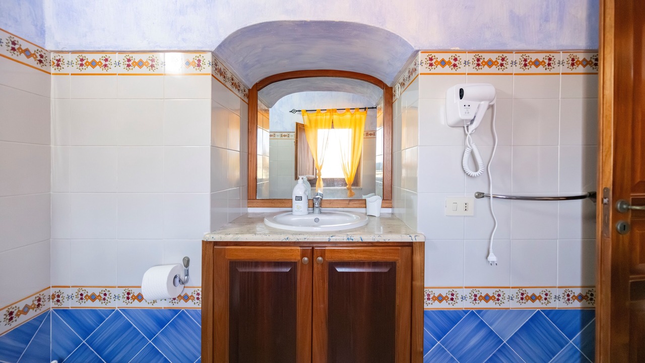 Photo of Bathroom in Pantelleria