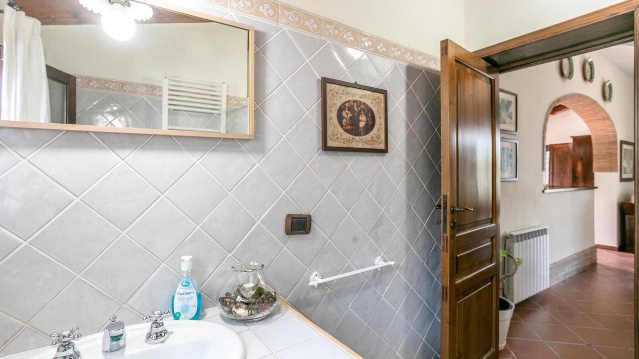 Photo of Bathroom in Carrozziere