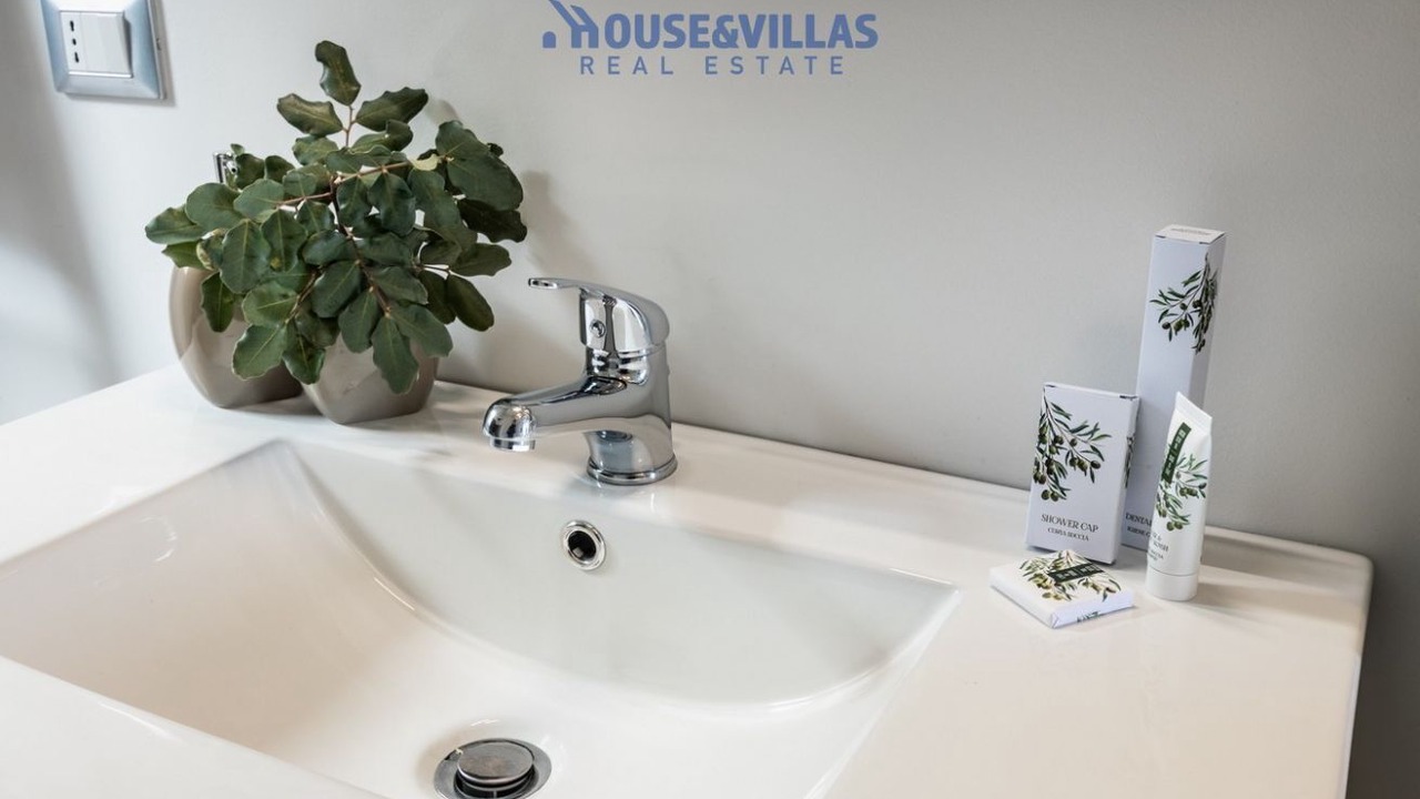 Photo of Bathroom in Avola