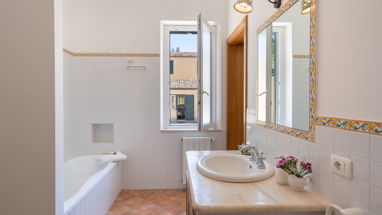Photo of Bathroom in Caronia