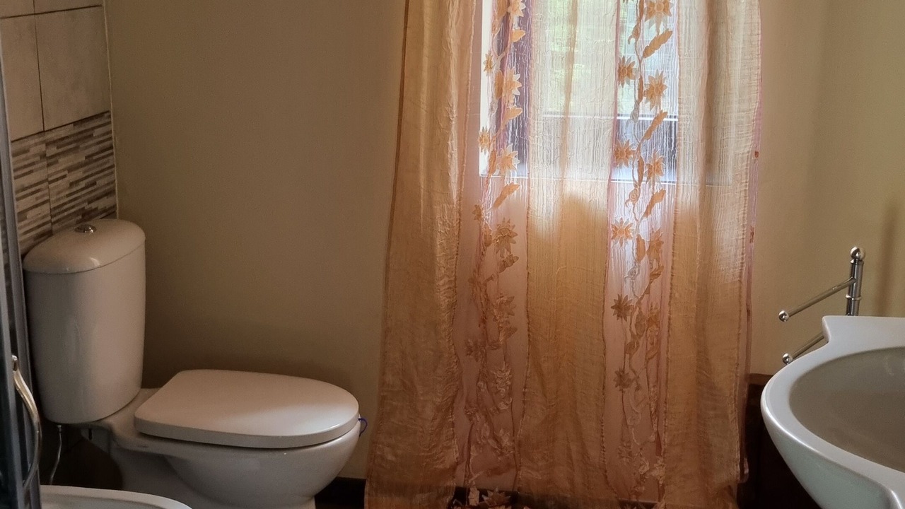 Photo of Bathroom in Pedara
