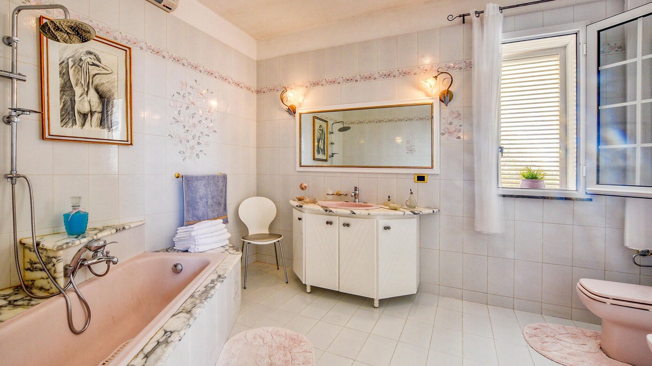 Photo of Bathroom in Syracuse