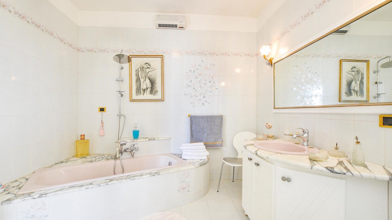 Photo of Bathroom in Syracuse