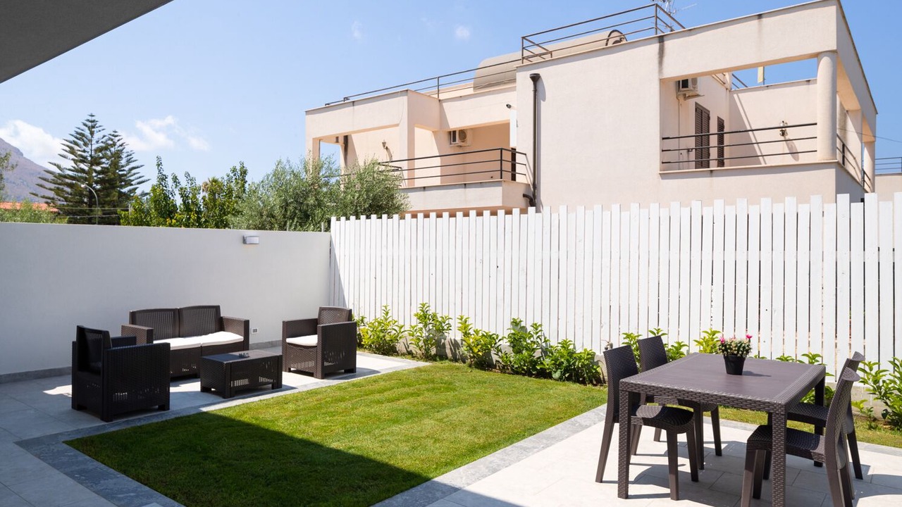 Photo of Patio Balcony in Villa Grazia di Carini