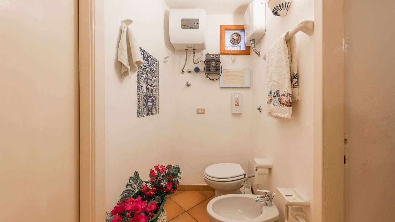 Photo of Bathroom in Leni