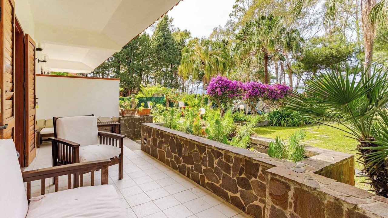 Photo of Patio Balcony in Furnari
