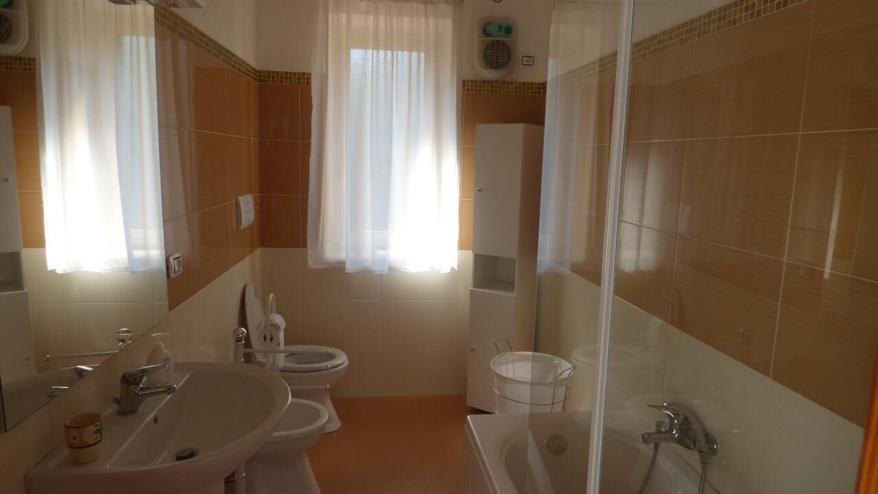 Photo of Bathroom in Patti